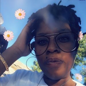 Meet your Posher, Jonisha